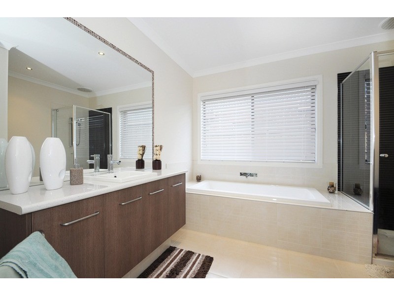 19 Malua Circuit, Sandhurst VIC 3977