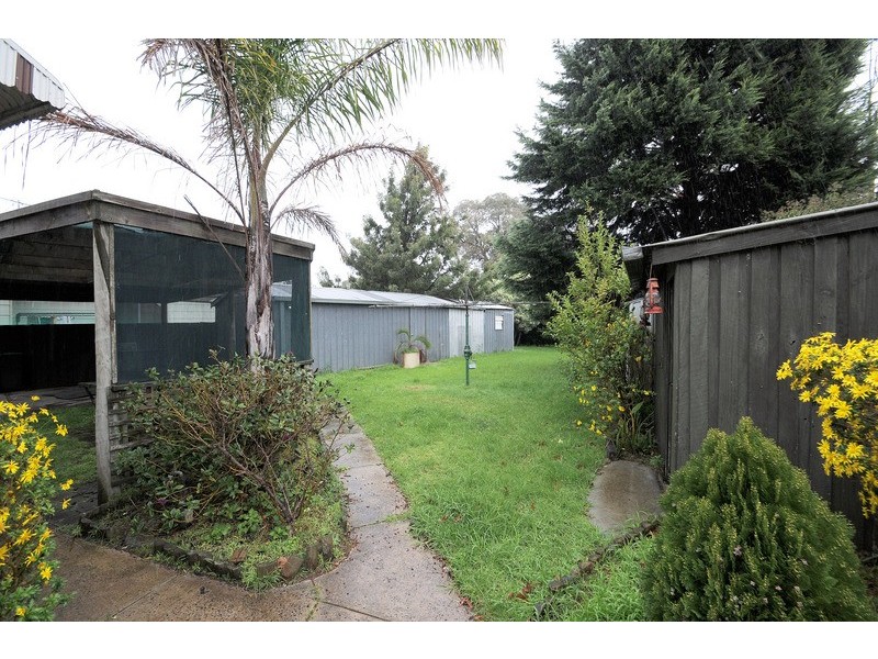 2 Longleaf Street, Frankston North VIC 3200