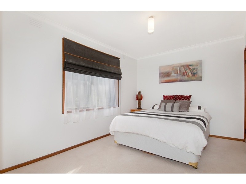 8 Falconer Court, Mornington VIC 3931