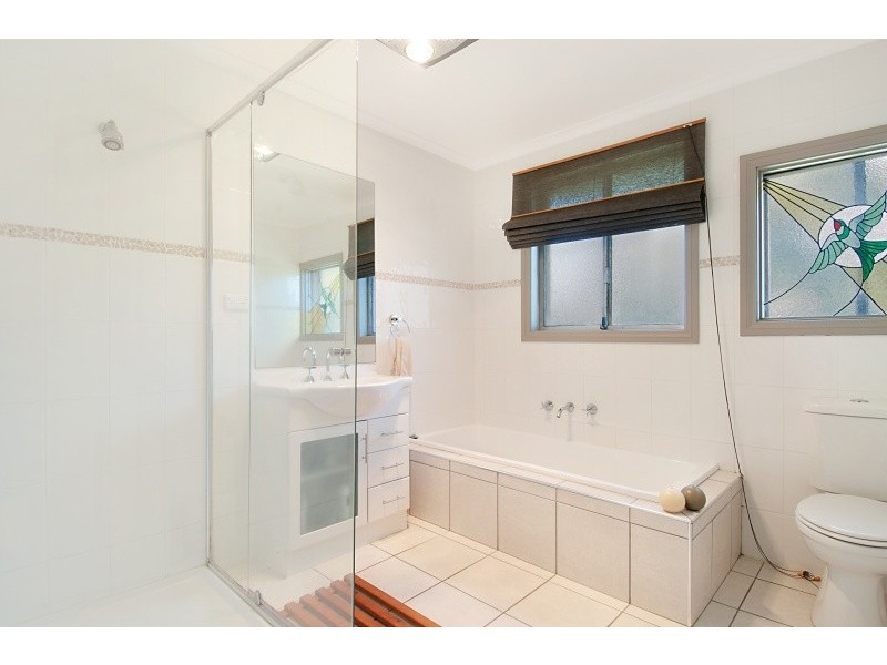 8 Falconer Court, Mornington VIC 3931