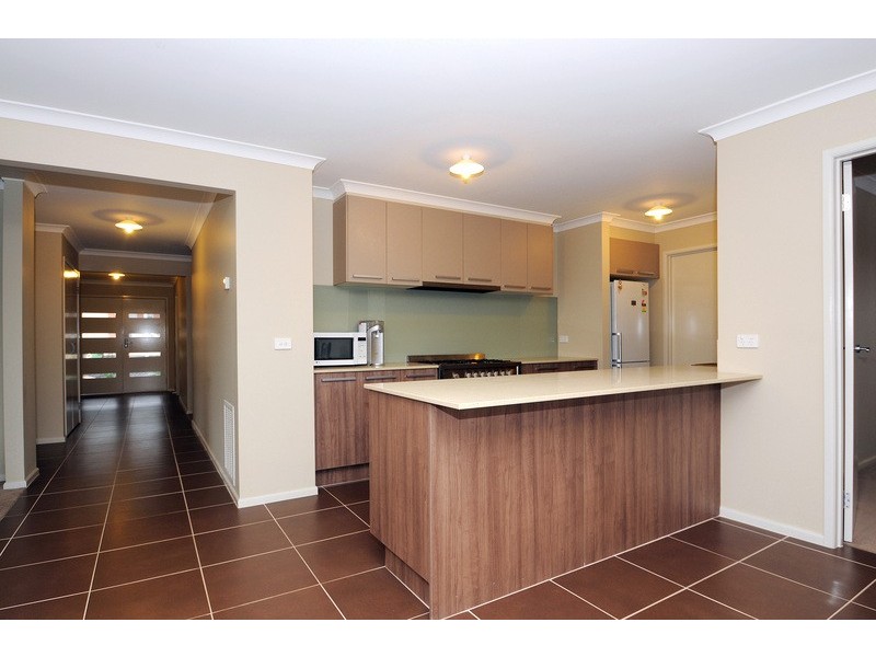 18 Triumph Way Skye, Skye VIC 3977