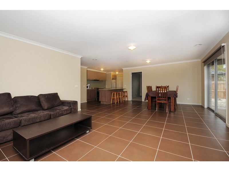 18 Triumph Way Skye, Skye VIC 3977