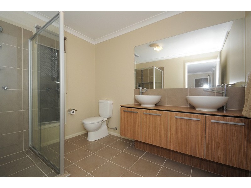 18 Triumph Way Skye, Skye VIC 3977