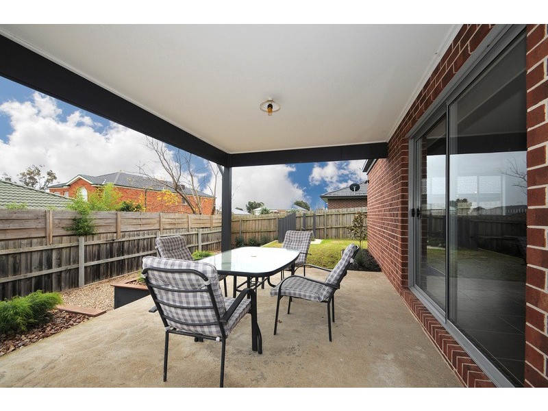 18 Triumph Way Skye, Skye VIC 3977