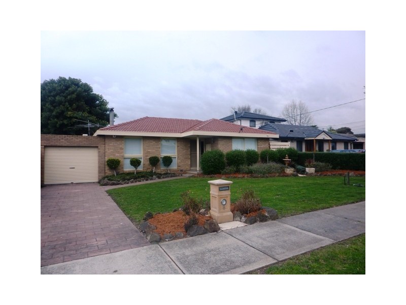 8 Wauchope Avenue, Narre Warren VIC 3805