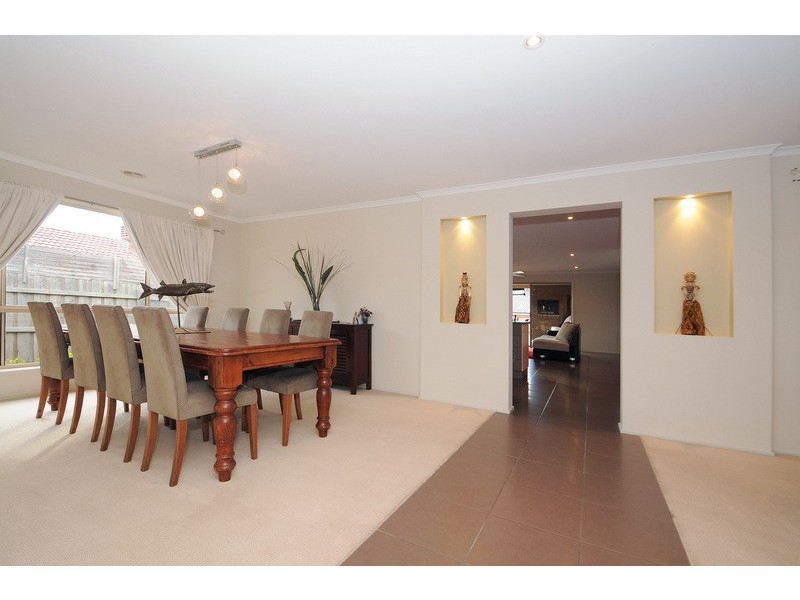 25 Diamond Parade, Skye VIC 3977