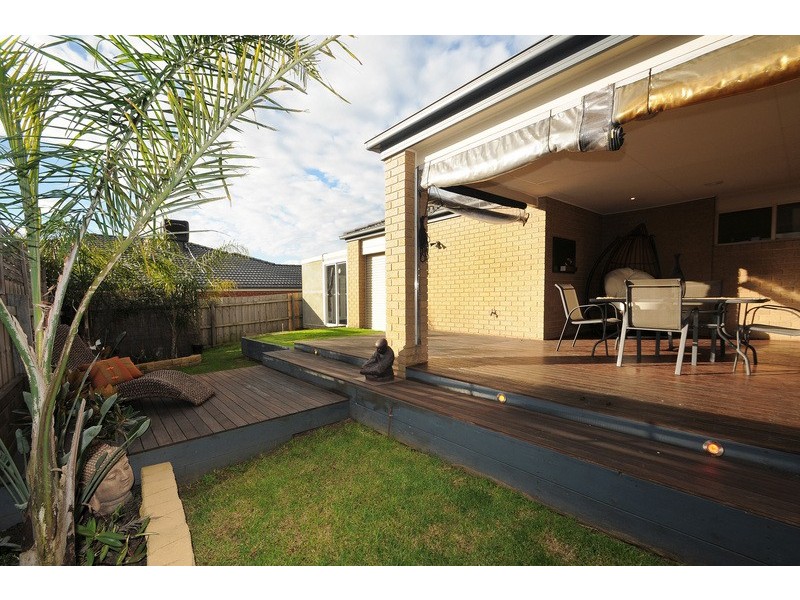 25 Diamond Parade, Skye VIC 3977