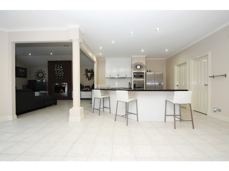 11 Cocos Court, Patterson Lakes VIC 3197