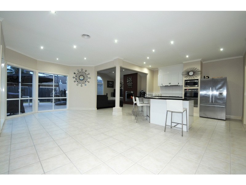 11 Cocos Court, Patterson Lakes VIC 3197