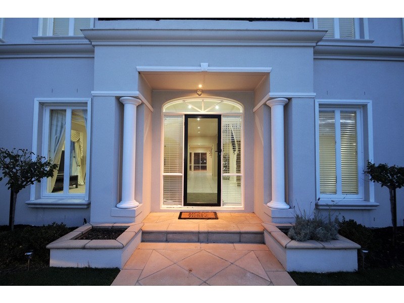 11 Cocos Court, Patterson Lakes VIC 3197