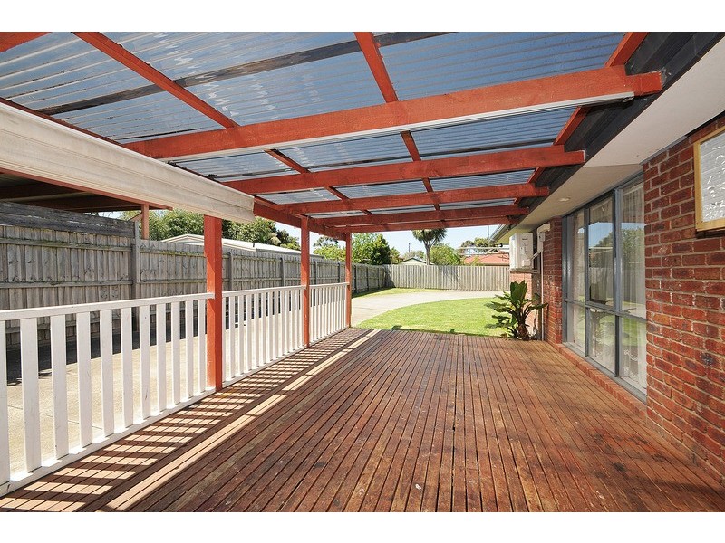 8 Currawong Drive, Carrum Downs VIC 3201