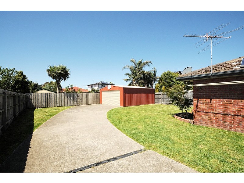 8 Currawong Drive, Carrum Downs VIC 3201