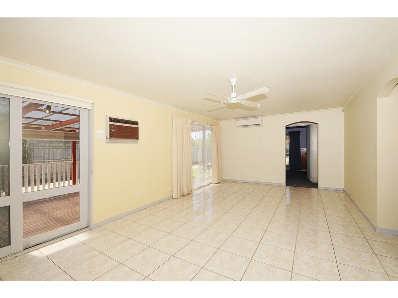 8 Currawong Drive, Carrum Downs VIC 3201