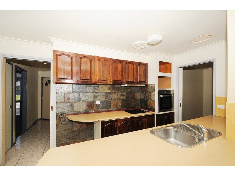 8 Currawong Drive, Carrum Downs VIC 3201