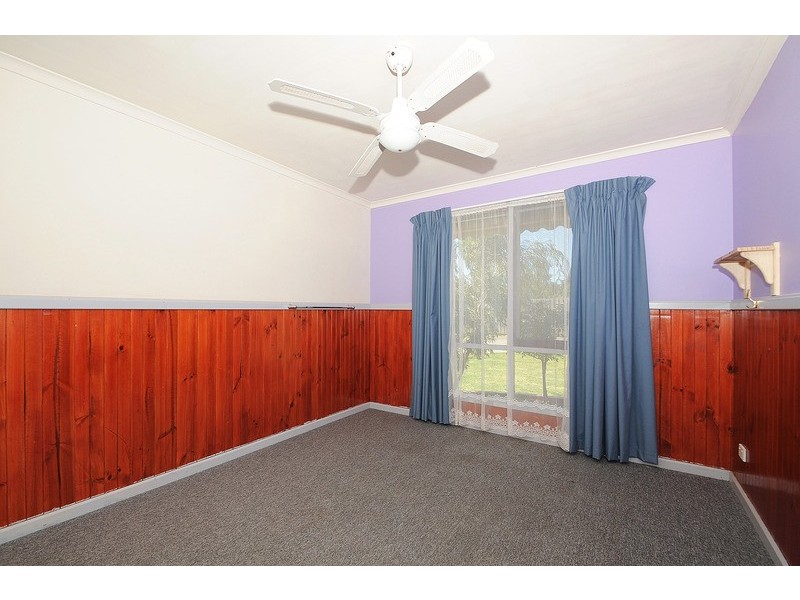 8 Currawong Drive, Carrum Downs VIC 3201