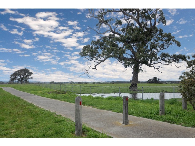 7 Andrea Claire Court, Skye VIC 3977