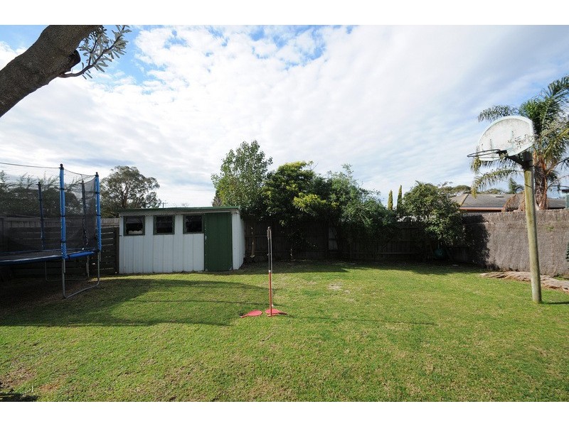 2 Wunalla Road, Seaford VIC 3198