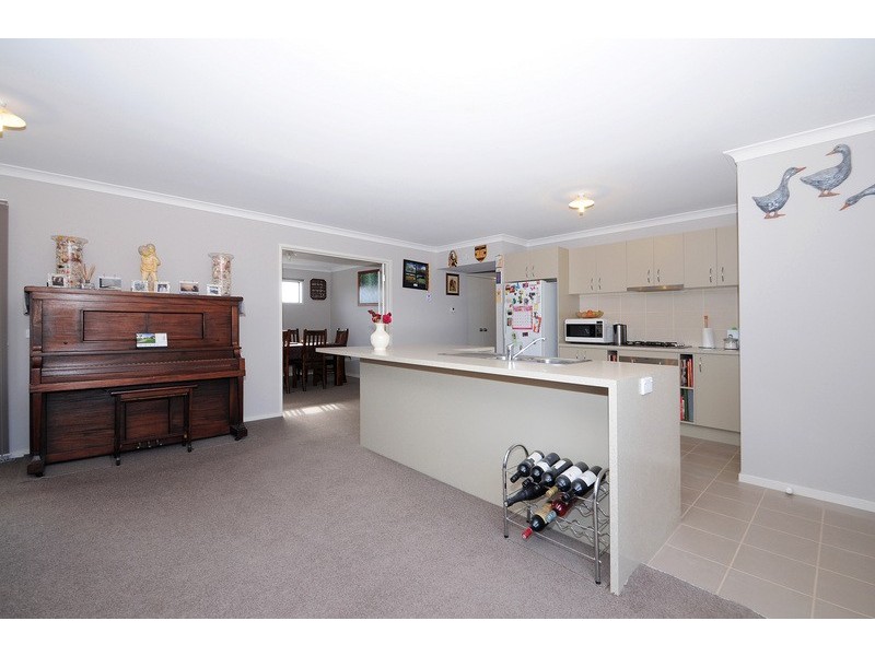 34 Triumph Way, Skye VIC 3977