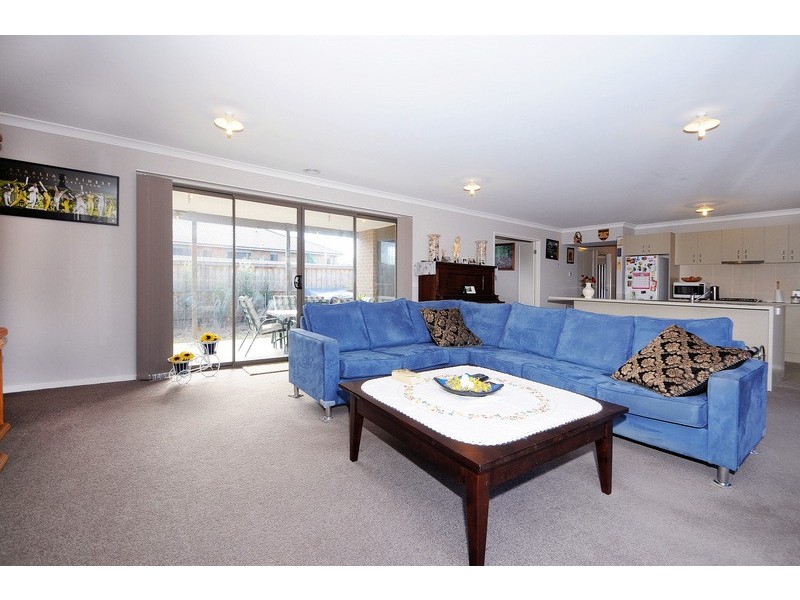 34 Triumph Way, Skye VIC 3977