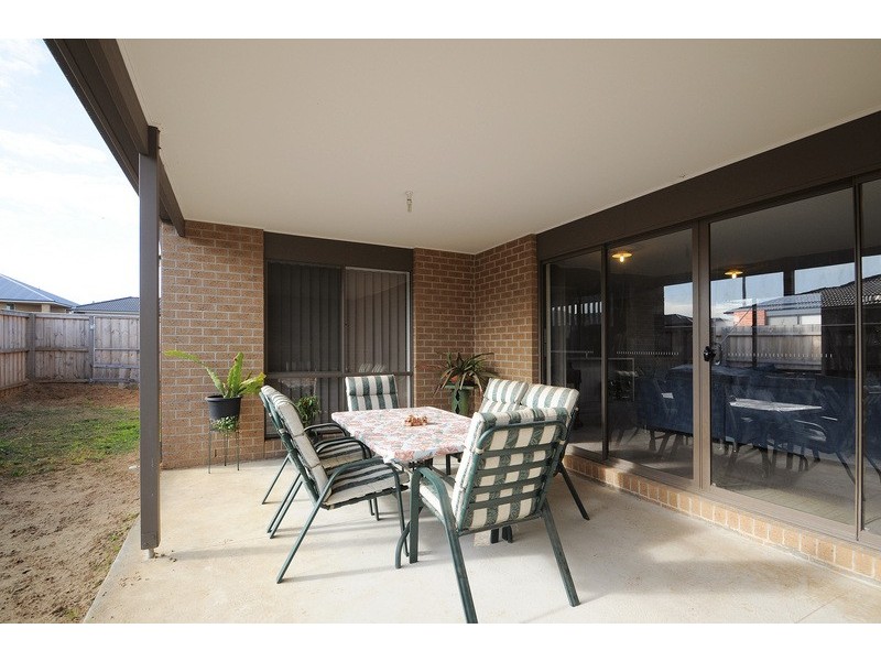 34 Triumph Way, Skye VIC 3977