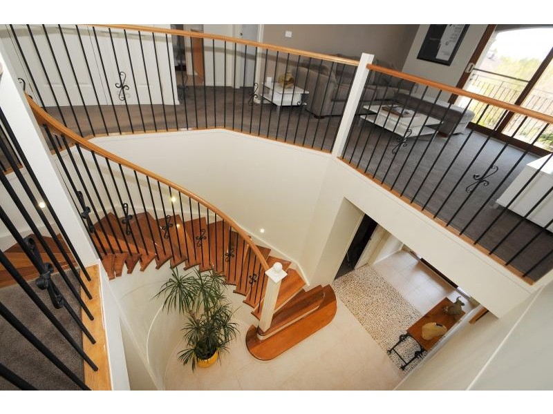 18 Haverbrack Drive, Berwick VIC 3806