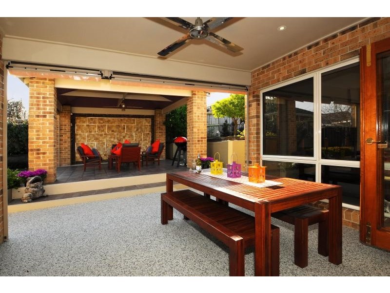 18 Haverbrack Drive, Berwick VIC 3806