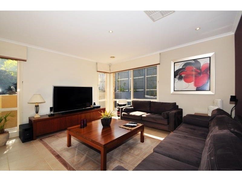 18 Haverbrack Drive, Berwick VIC 3806