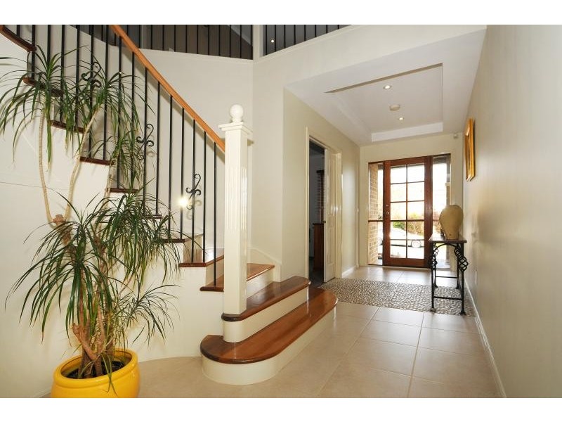 18 Haverbrack Drive, Berwick VIC 3806