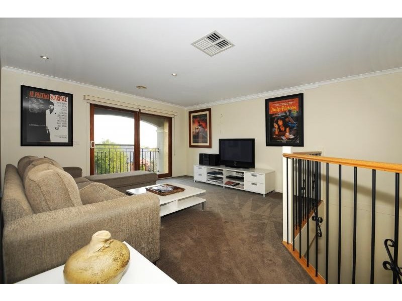 18 Haverbrack Drive, Berwick VIC 3806