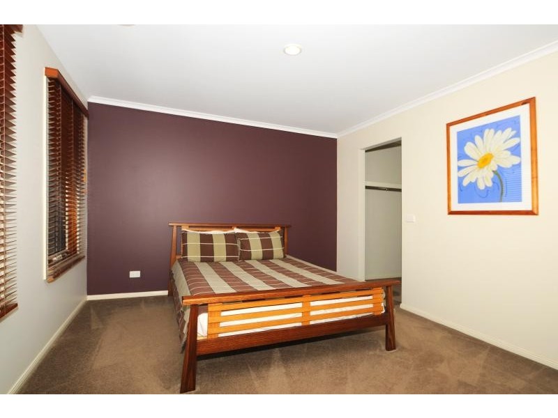 18 Haverbrack Drive, Berwick VIC 3806