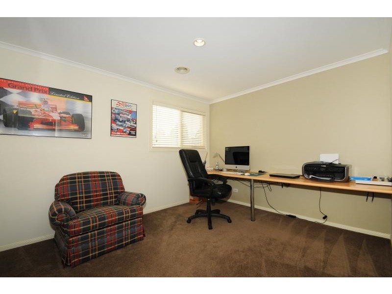 18 Haverbrack Drive, Berwick VIC 3806