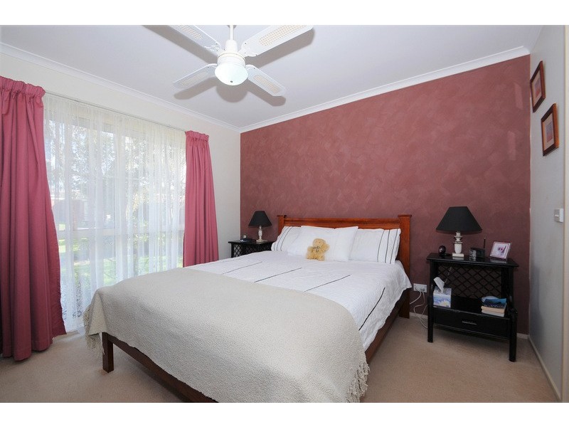 11 Tolga Close, Carrum Downs VIC 3201