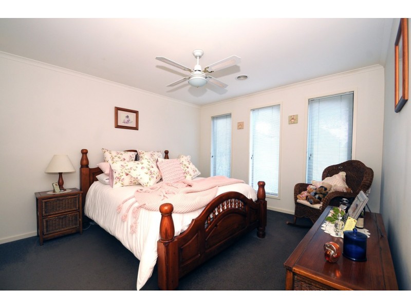 19 Sanoma Drive, Skye VIC 3977