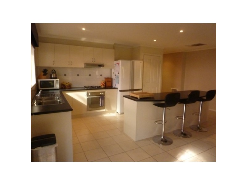 7 Bernard Place, Carrum Downs VIC 3201