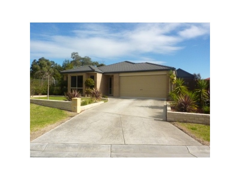 7 Bernard Place, Carrum Downs VIC 3201