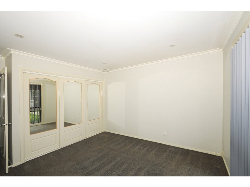 6 Fairfield Street, Cranbourne VIC 3977