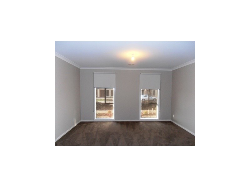 14 Copernicus Circuit, Cranbourne West VIC 3977