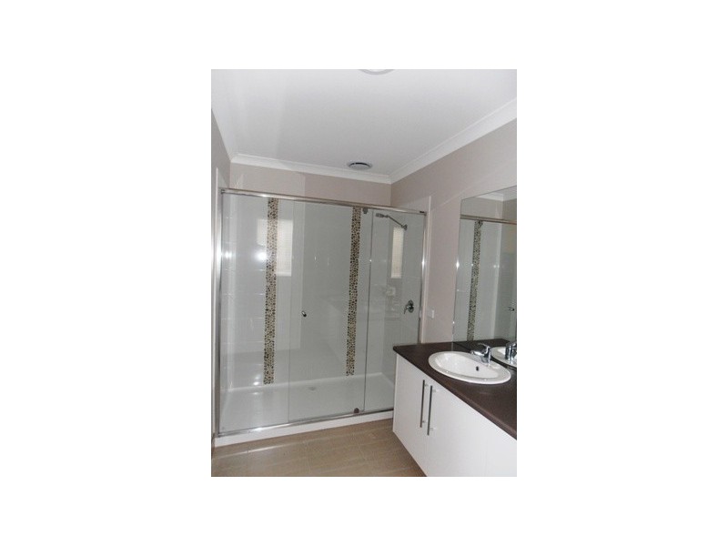 14 Copernicus Circuit, Cranbourne West VIC 3977