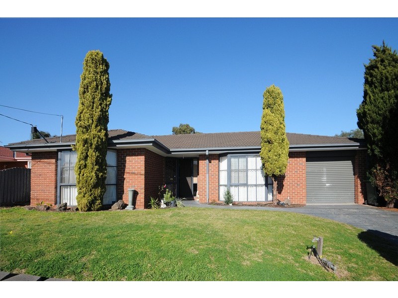 8 Maplewood Court, Carrum Downs VIC 3201