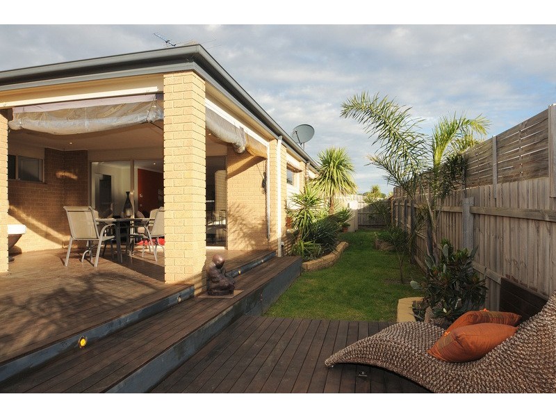 25 Diamond Parade, Skye VIC 3977