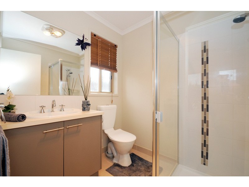 25 Diamond Parade, Skye VIC 3977