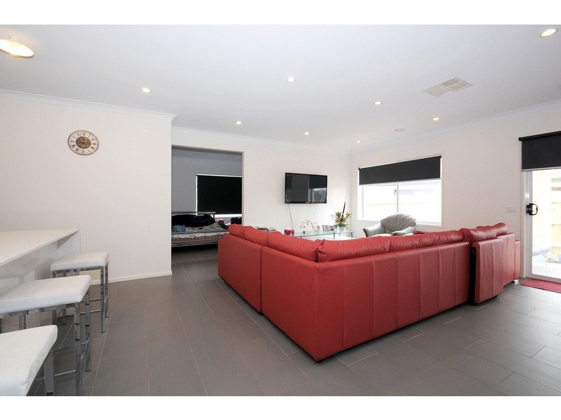 12 Di Blasi Court, Skye VIC 3977