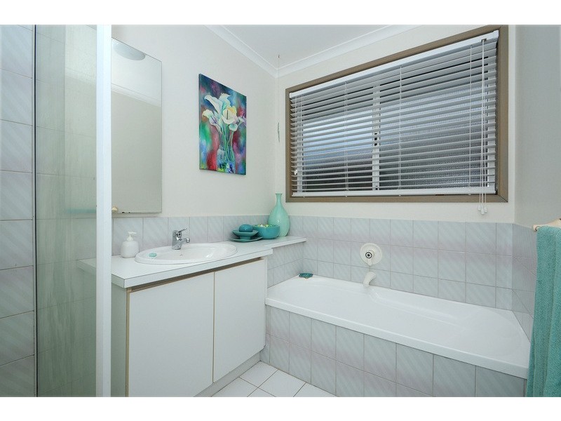 11 Charleville Court, Carrum Downs VIC 3201