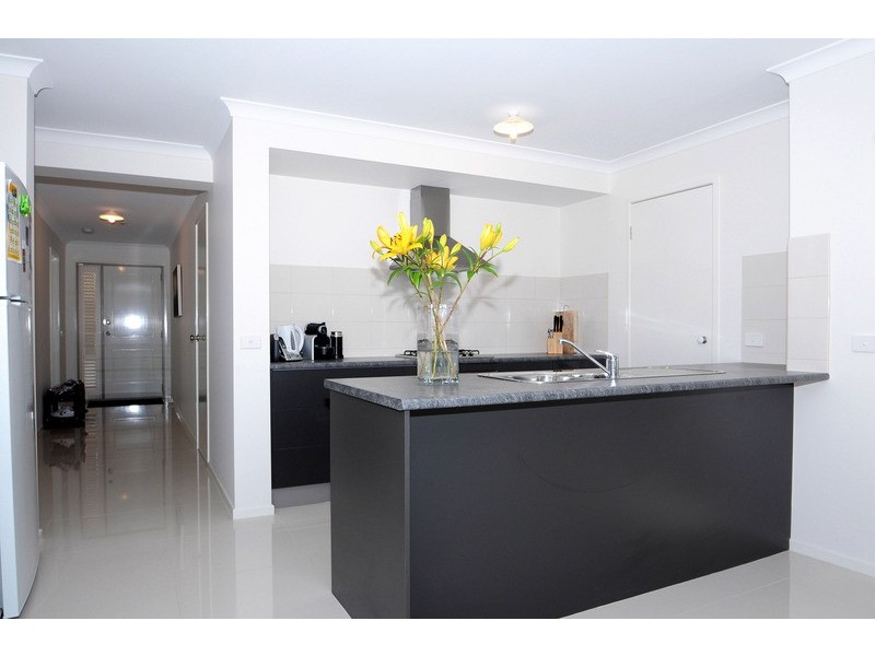 13 Eden Avenue, Skye VIC 3977