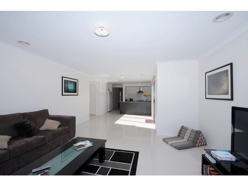 13 Eden Avenue, Skye VIC 3977