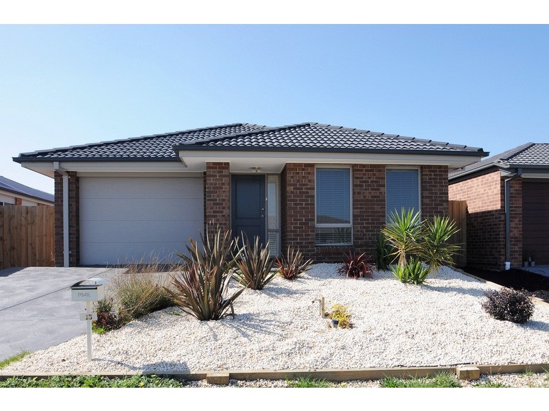 13 Eden Avenue, Skye VIC 3977