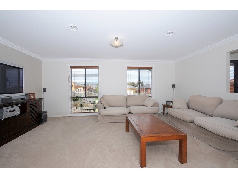 17 Esta Court, Carrum Downs VIC 3201