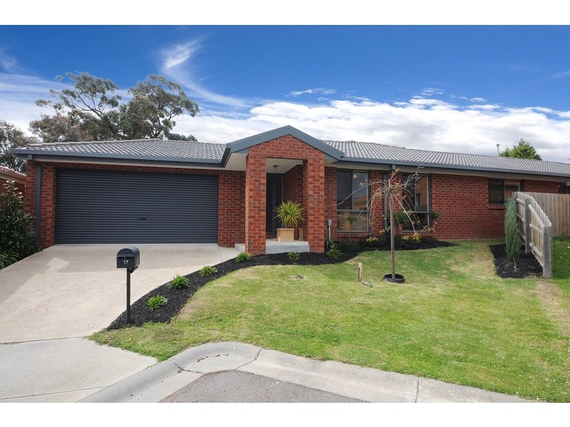 17 Esta Court, Carrum Downs VIC 3201