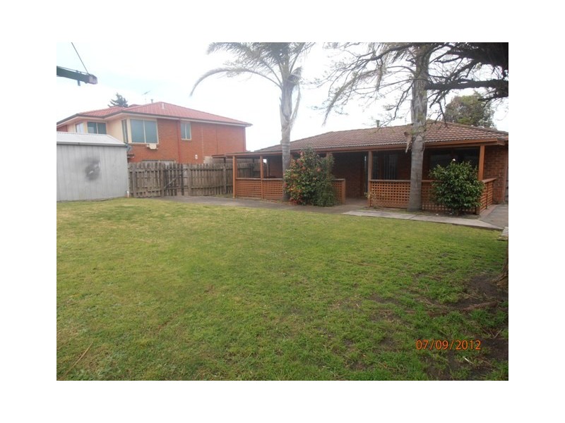 32 Earnshaw Drive, Carrum Downs VIC 3201