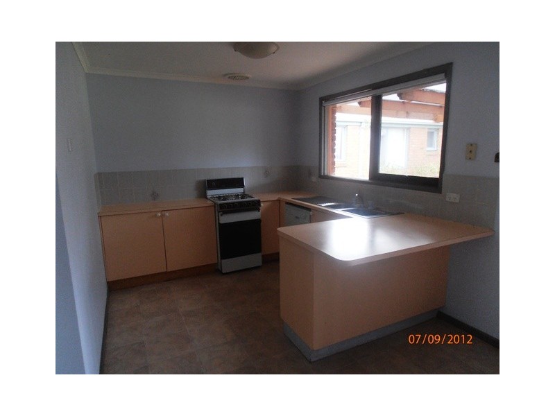 32 Earnshaw Drive, Carrum Downs VIC 3201